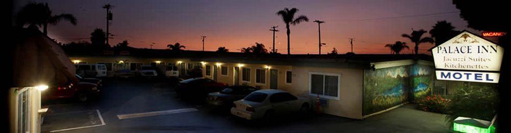 The Palace Motel 2*