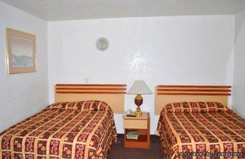 The Palace Motel 2*